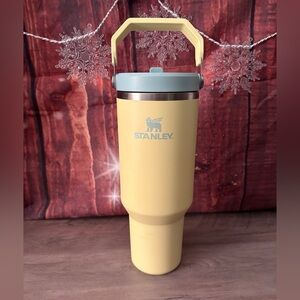 Stanley The IceFlow Flip Straw 2.0 Tumbler| 40 oz Pomelo Yellow